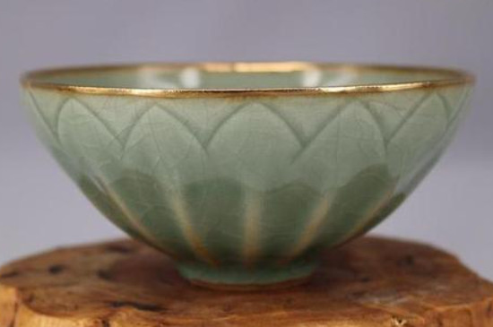 南宋龍泉窯瓷器鑒別