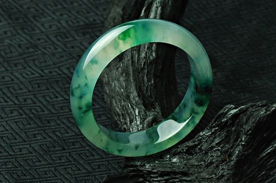 玉鐲有裂紋怎么修復