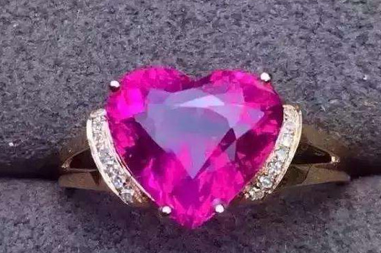 碧璽和紅寶石的區(qū)別，碧璽和紅寶石的區(qū)分方法