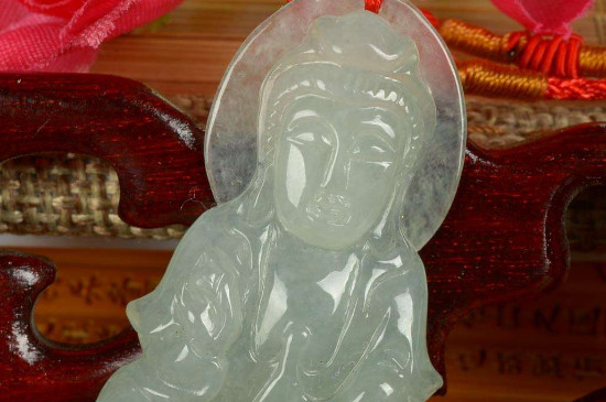 女人能佩戴觀音玉佛嗎