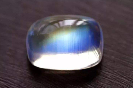 月光石能和玉一起嗎