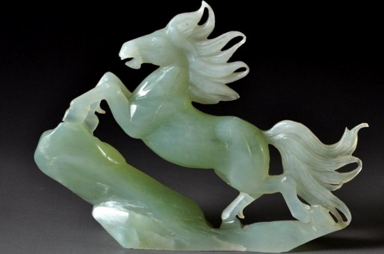 岫玉失水發(fā)白如何處理，岫玉清洗的注意事項(xiàng)