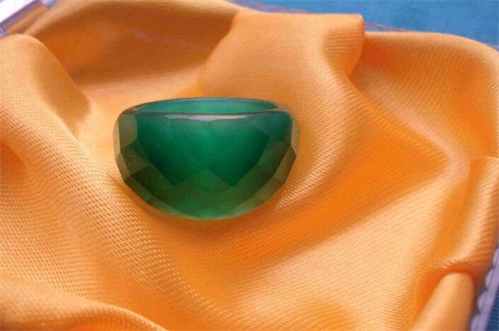 貓眼石是什么材質(zhì)