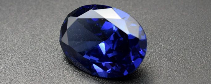 藍鋯石和托帕石的區(qū)別