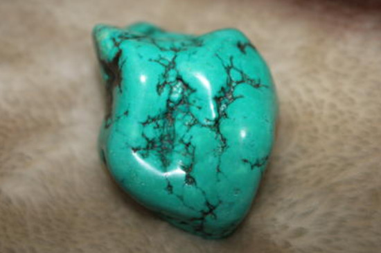 凌美礦石和綠松怎么鑒別