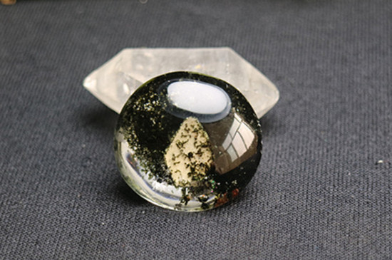 如何辨別水晶真假