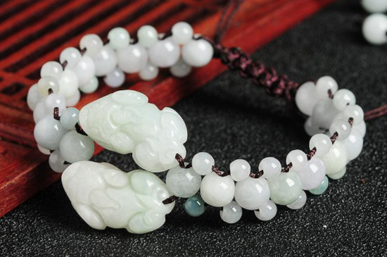 玉貔貅手串的佩戴忌諱