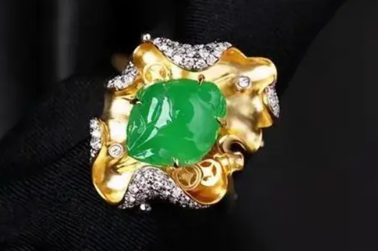 翡翠a貨是假貨嗎