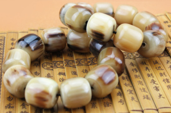 牛角手串怎么盤才亮