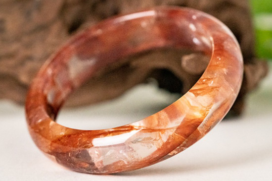 膠花手鐲是什么材質(zhì)