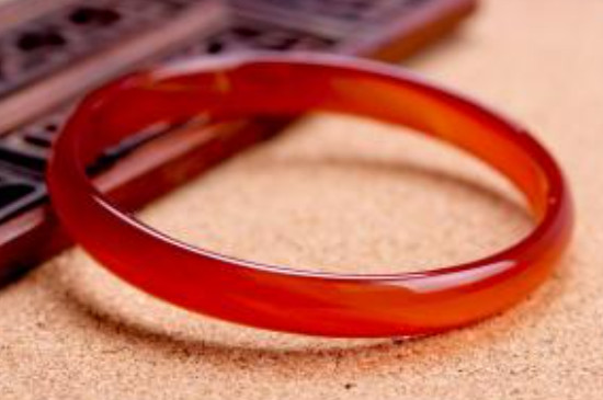 紅玉髓適合什么人佩戴