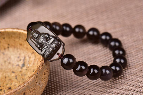 冰曜石和黑曜石有什么區(qū)別