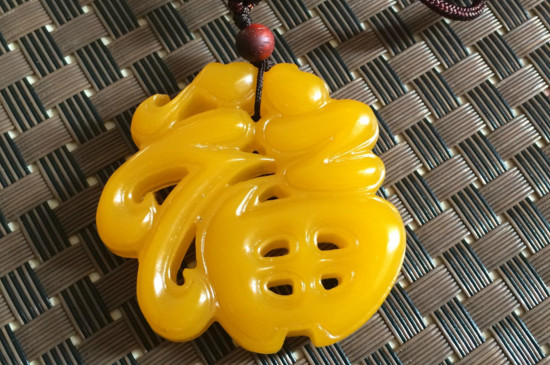 黃龍玉吊墜的寓意,黃龍玉吊墜的幾大寓意
