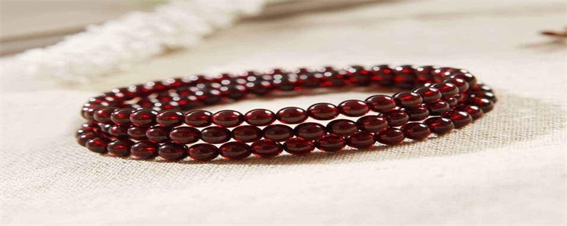 石榴石戴哪個(gè)手