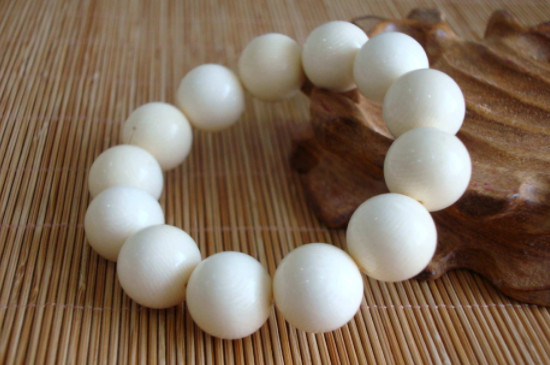 象牙手串發(fā)黃怎樣清洗