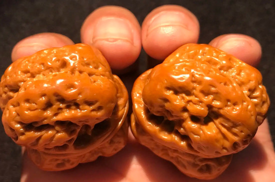 戴手套盤核桃和不戴有區(qū)別嗎