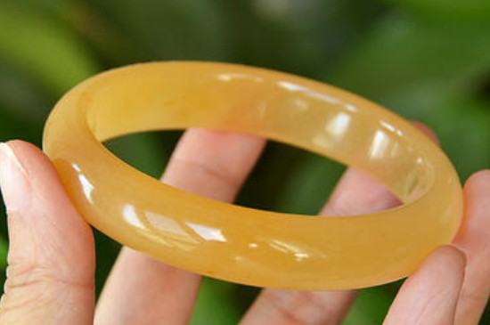 金絲玉什么顏色值錢