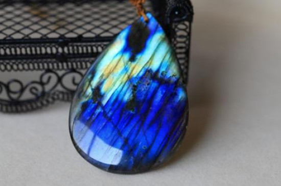 月長石和月光石的區(qū)別