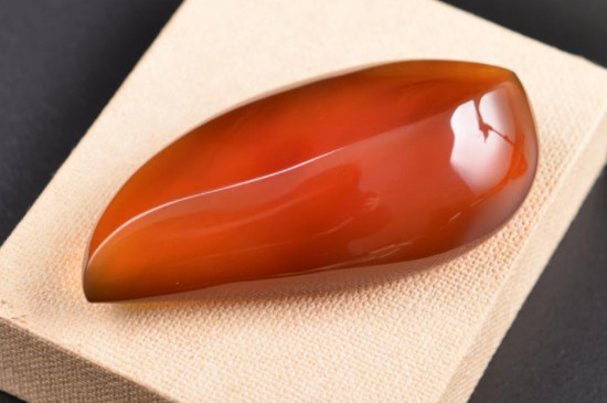 琥珀怎么保養(yǎng)和盤玩