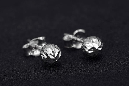 鉑金變黃顏色怎么清理