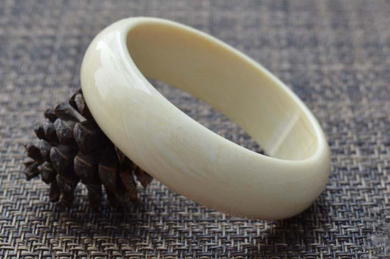 什么屬相不能佩戴象牙，申猴和酉雞不能戴象牙