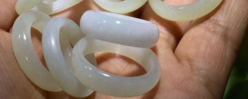 和田玉和翡翠的區(qū)別在哪里