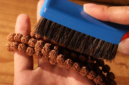 百香籽用豬鬃刷還是納米刷