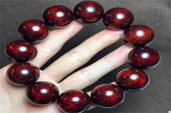 戴小葉紫檀手串禁忌