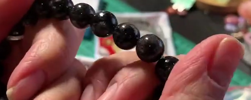 女人戴黑發(fā)晶的好處