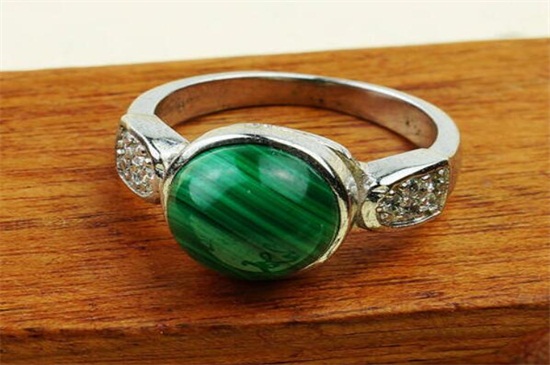 孔雀石是玉還是瑪瑙