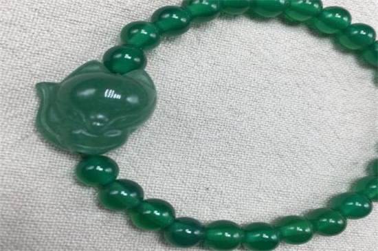 東陵玉手鐲和佘太翠手鐲哪個(gè)好