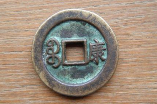 女人佩戴銅錢的講究