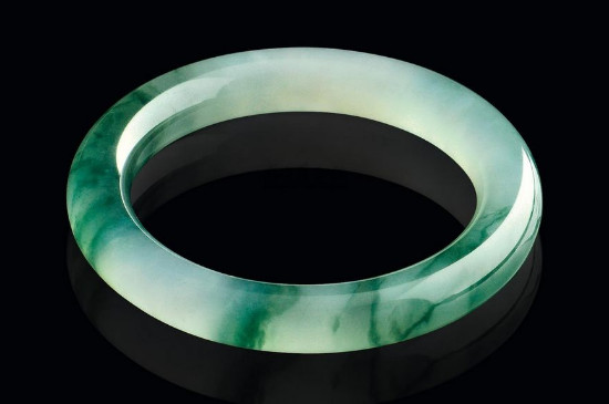 翡翠手鐲abc貨的區(qū)別