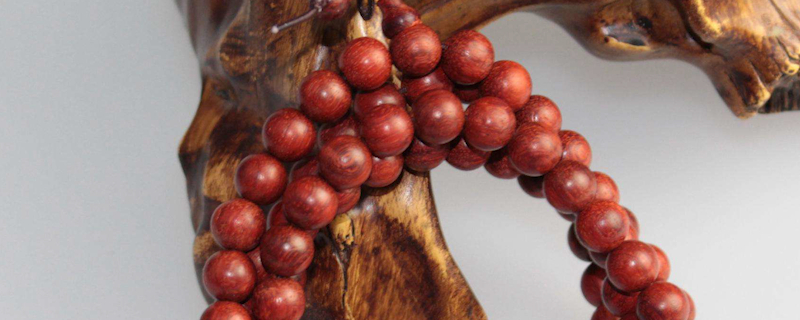 108顆紫檀手串的戴法