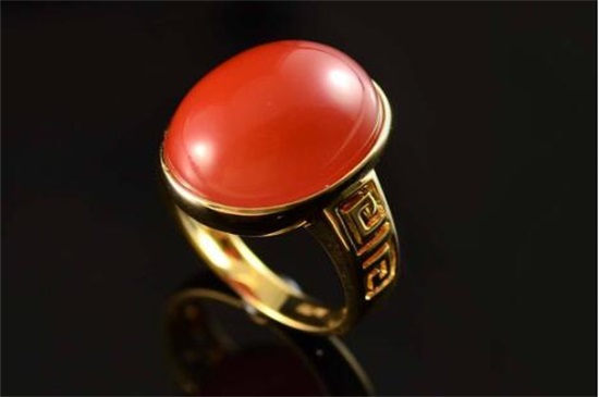 南紅瑪瑙為什么會發(fā)熱，真假南紅的區(qū)別
