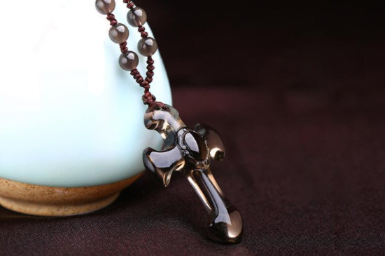 黑曜石項鏈的功效與作用佩戴禁忌