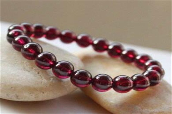 石榴石可以和黃金一起戴嗎