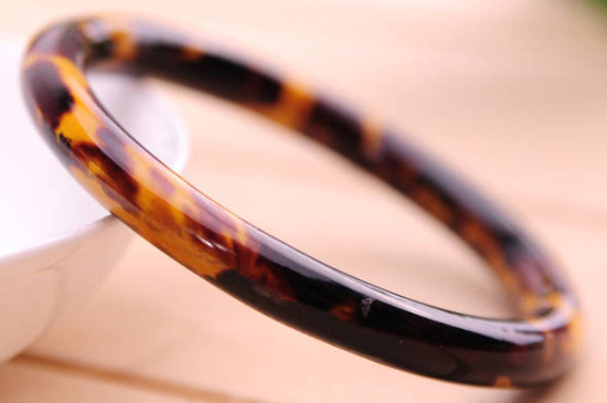 玳瑁手鐲什么人不能戴