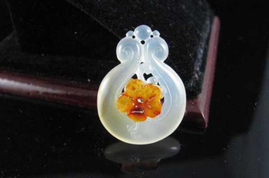 染色玉髓如何現(xiàn)原形