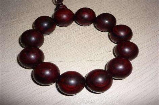 小葉紫檀手串怎么清潔