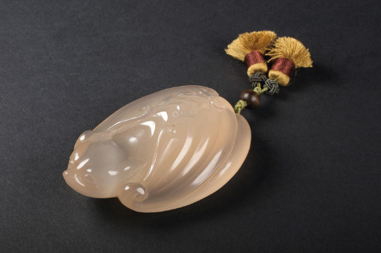 玉髓和玉的區(qū)別哪個(gè)貴