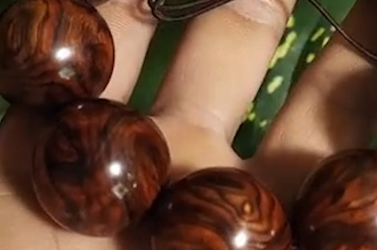 海南黃花梨手串有香味嗎