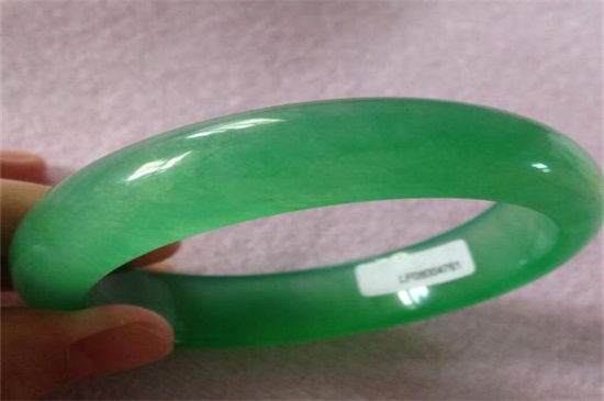 東陵玉手鐲對人有害嗎