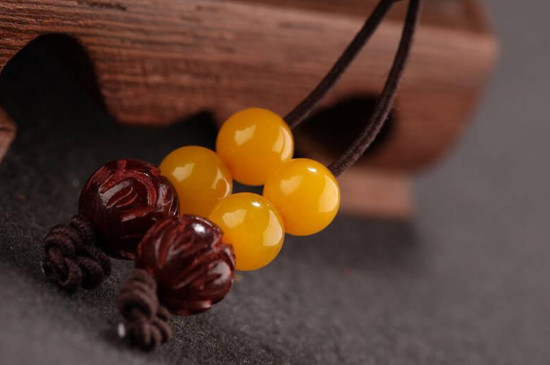 陰沉金絲楠盤玩方法
