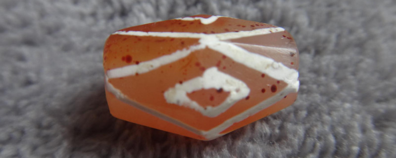 紅玉髓和南紅瑪瑙的區(qū)別