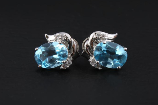 藍(lán)色托帕石是天然的嗎