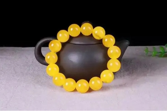 蜜蠟越戴顏色越深是為什么