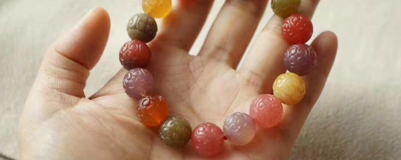 鹽源瑪瑙手串的功效與作用