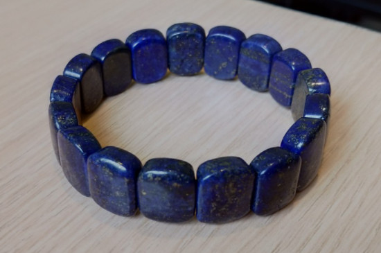 青金石的功效與作用及禁忌