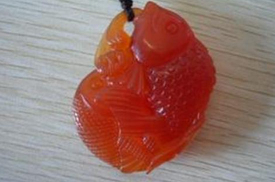 金絲玉與翡翠的區(qū)別